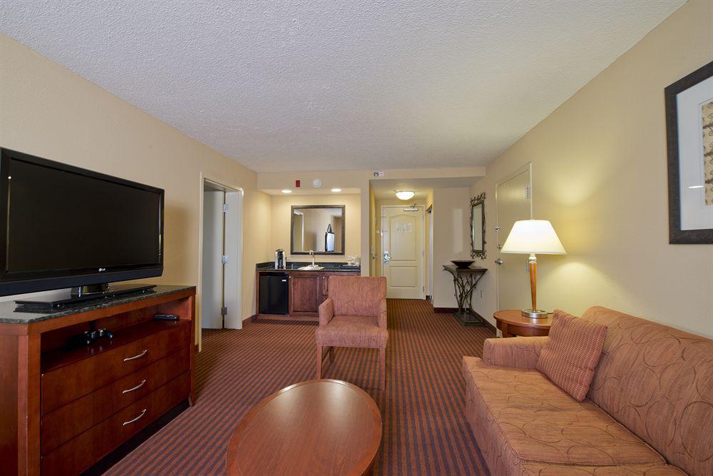 Hilton Garden Inn Тупело Екстериор снимка