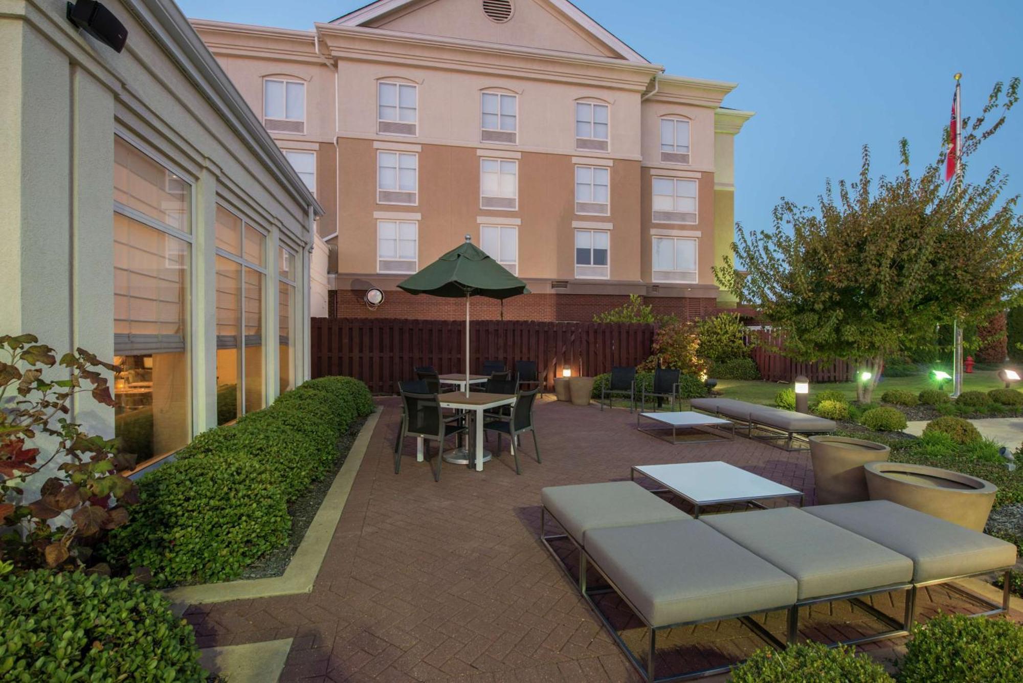 Hilton Garden Inn Тупело Екстериор снимка