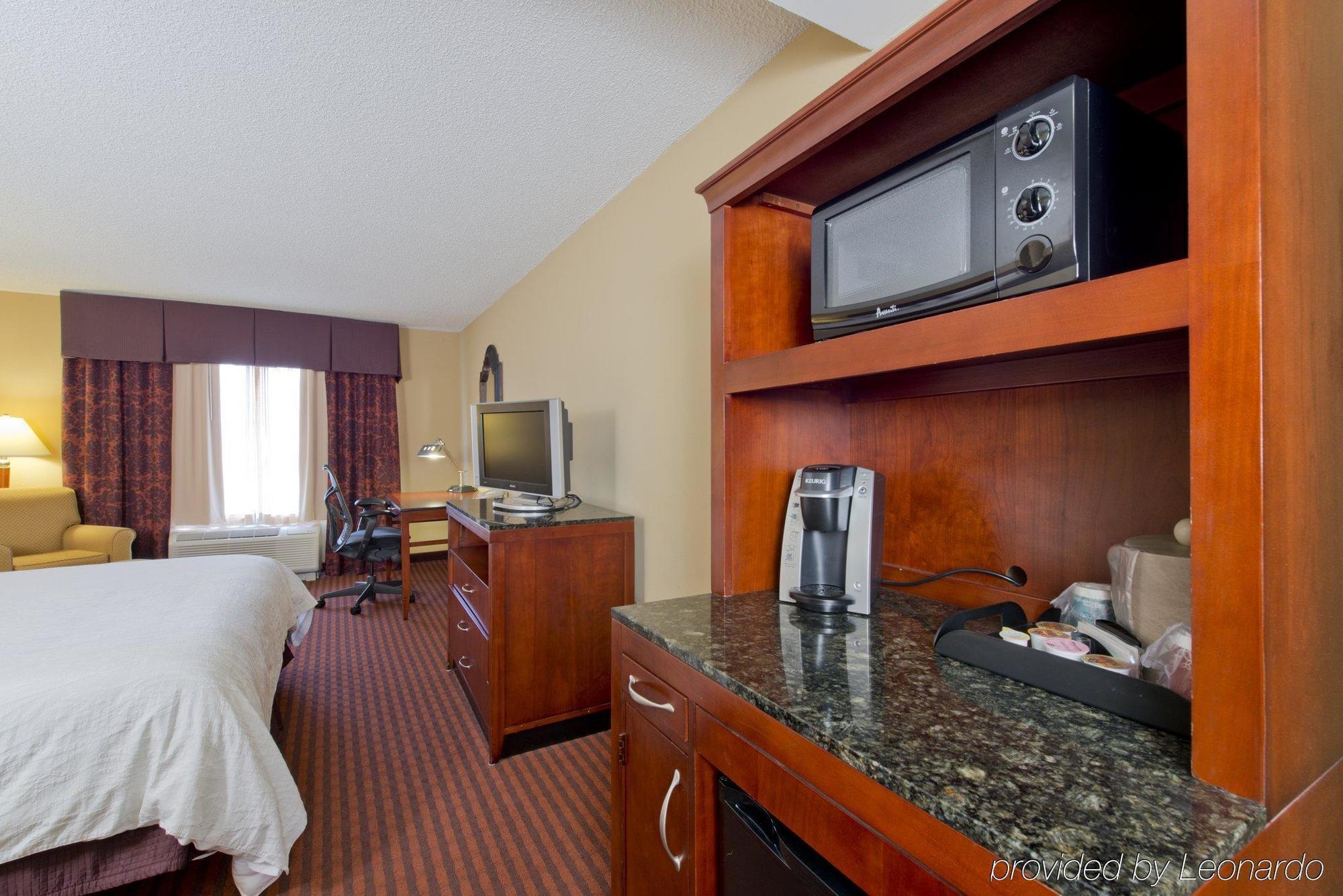 Hilton Garden Inn Тупело Екстериор снимка