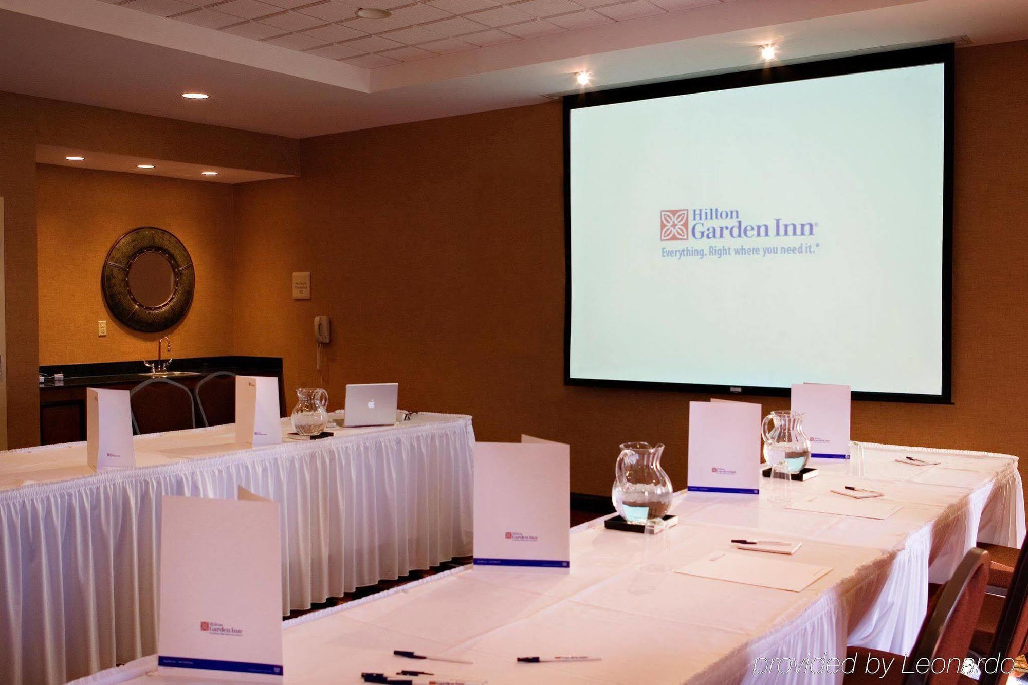 Hilton Garden Inn Тупело Съоръжения снимка